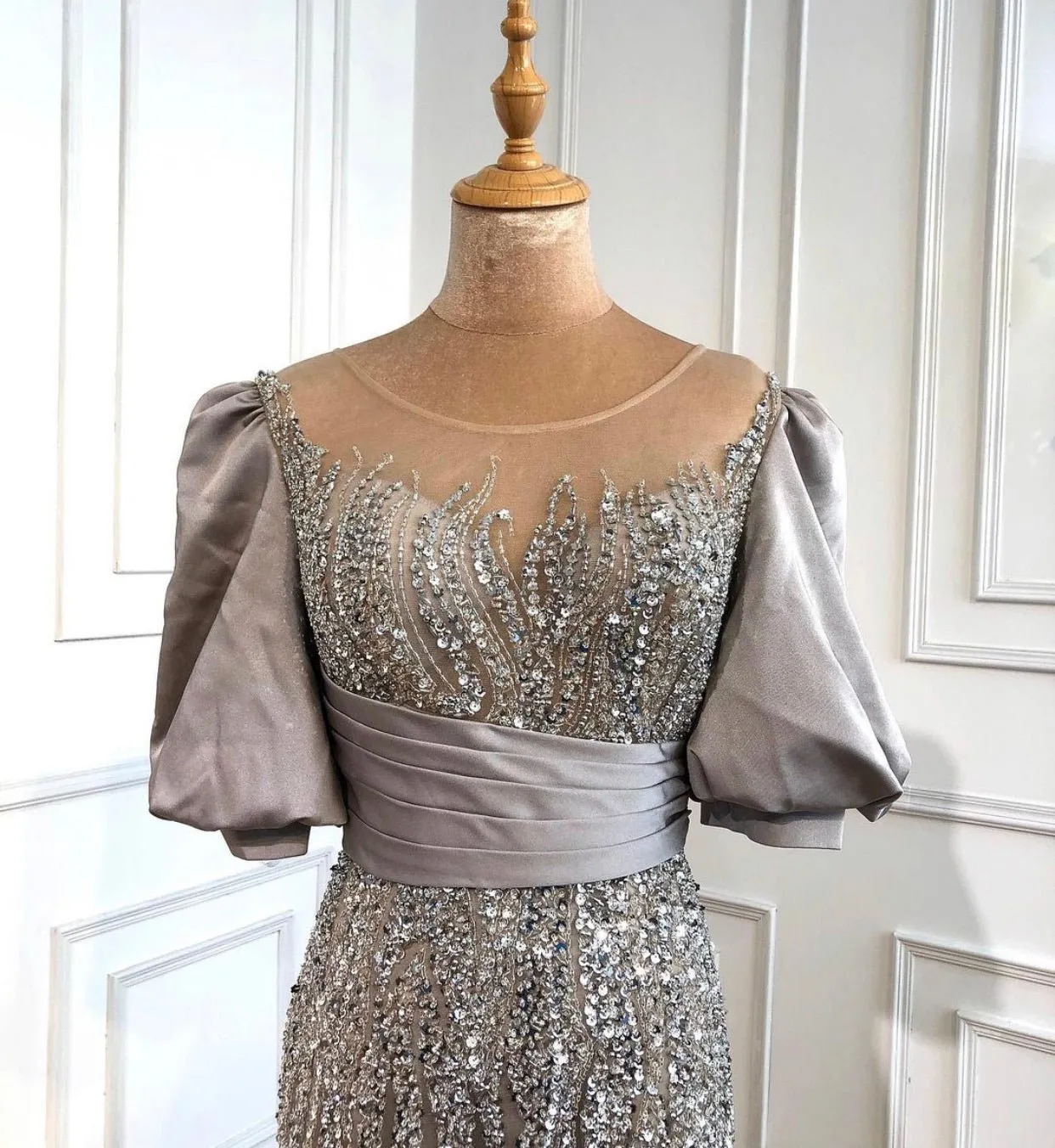 Keya Elegant Mermaid Evening Dress With Half Puff Sleeves