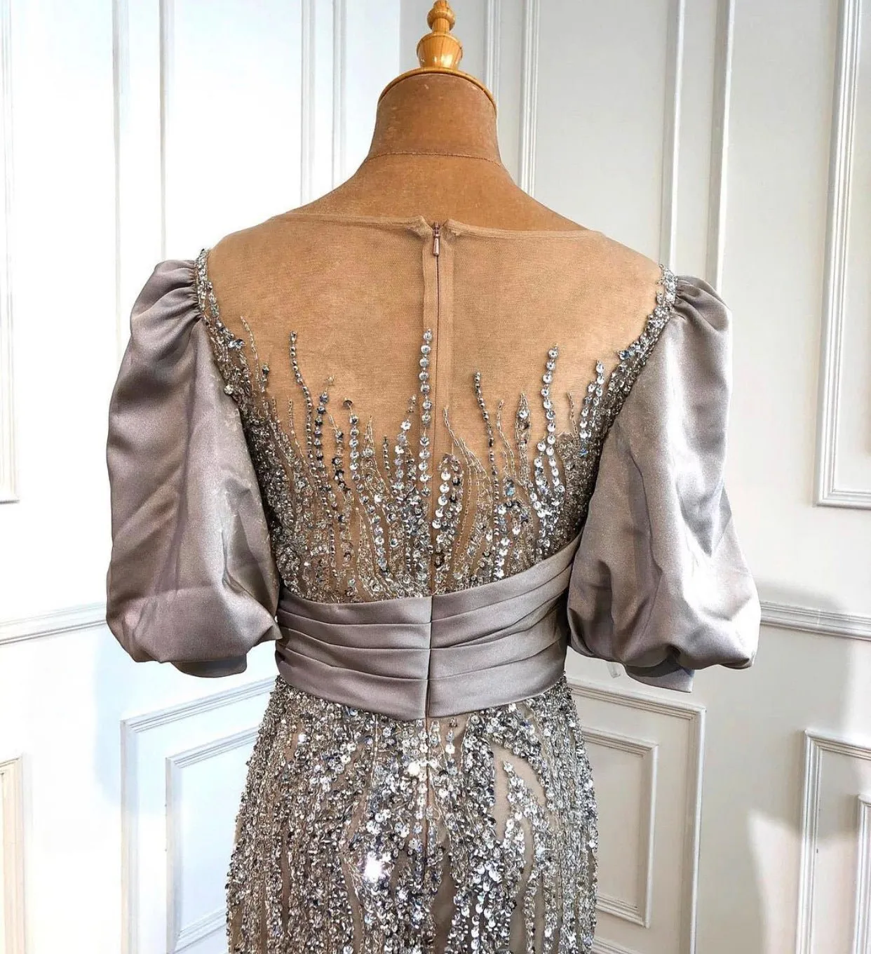 Keya Elegant Mermaid Evening Dress With Half Puff Sleeves