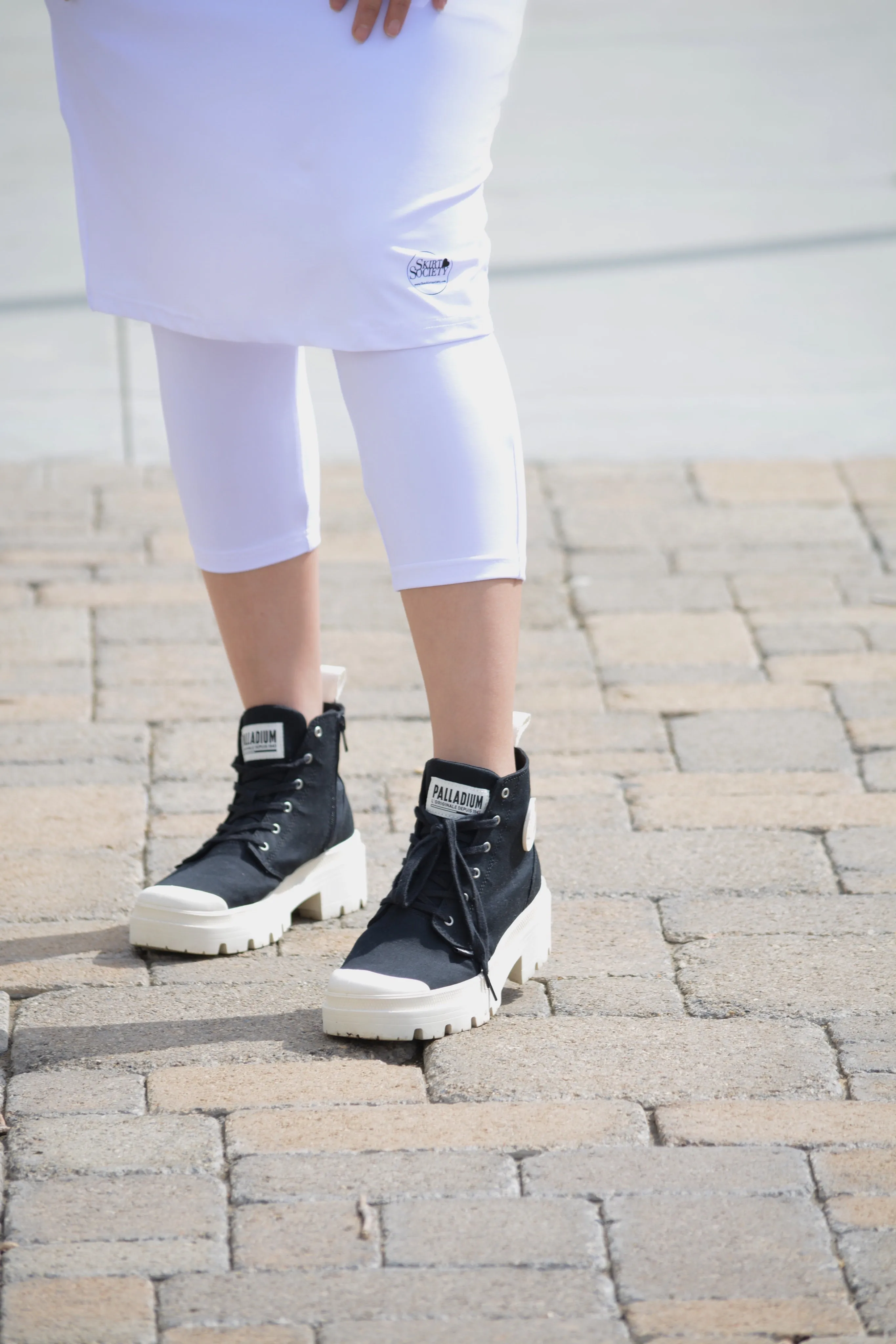 Pisa White Athletic Skirt (capri leggings)