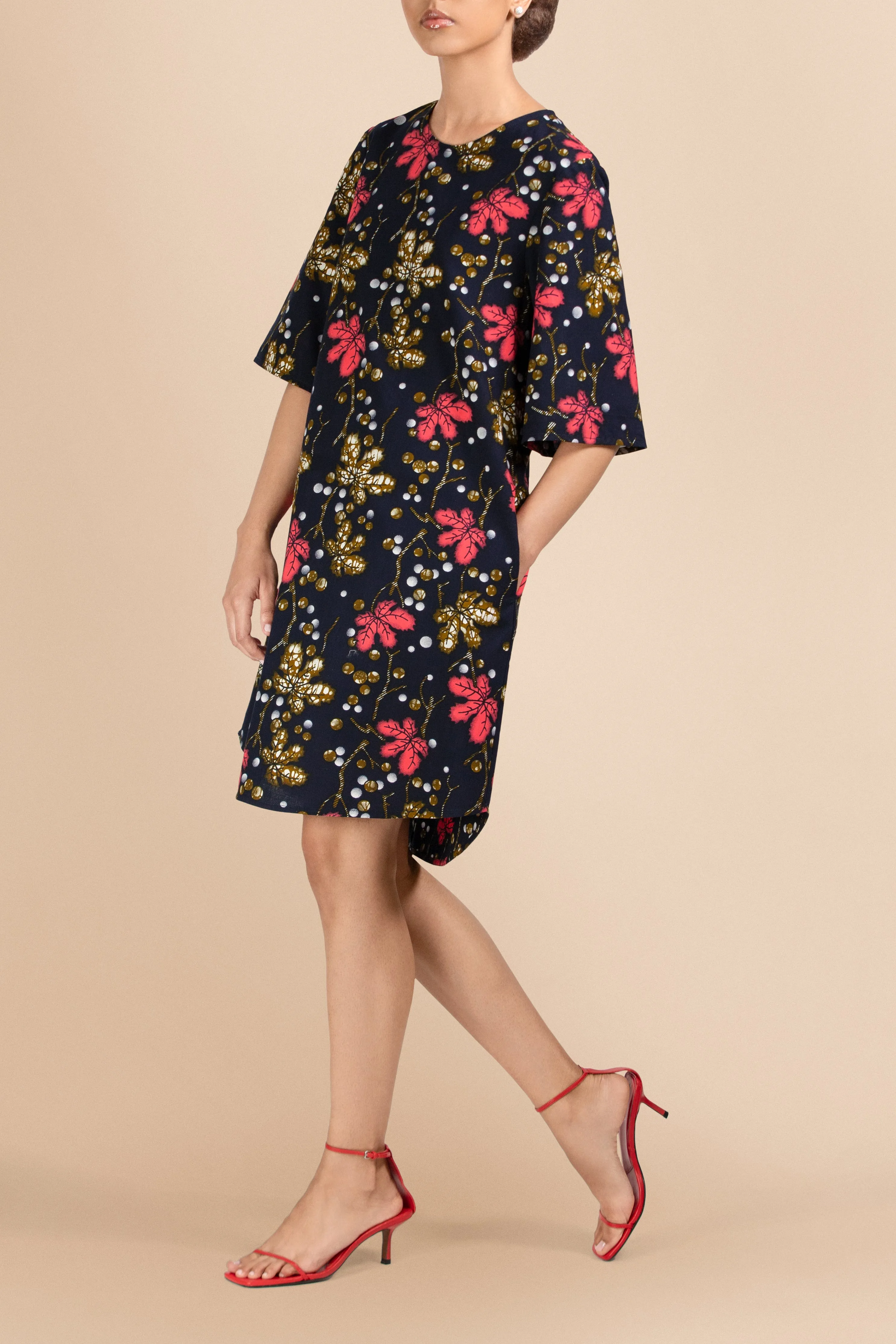 Vele Shift Cotton Dress in Scattered Flowers Print